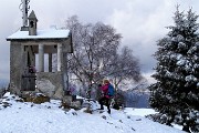 41 Alla cappelletta di vetta del Monte Poieto (1360 m)